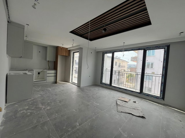 REMAX MID OFISINDEN  AK AKARDAN 2+1 SATILIK DAIRE