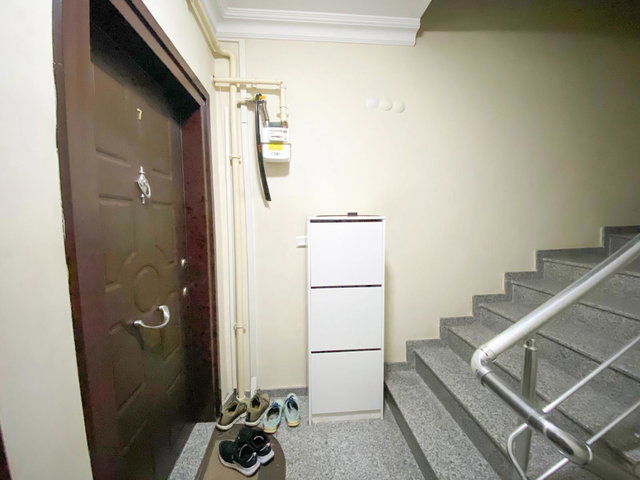 ÇEKMEKÖY’ÜN KALBINDE, METRO’ NUN YANI BAŞINDA  190 M² GENIŞ VE FERAH 2+2 DUBLEKS DAIRE