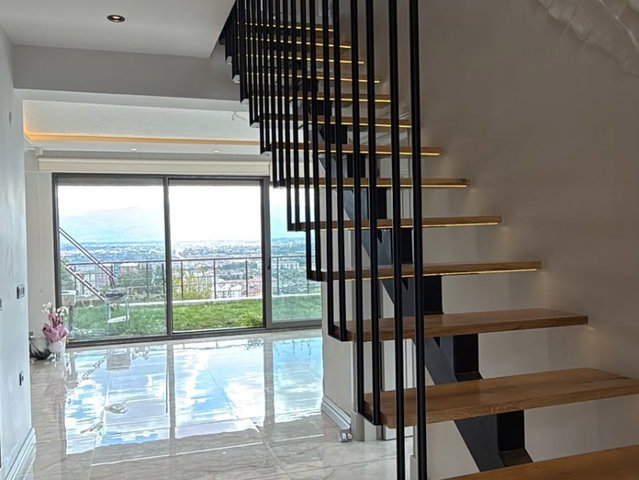 REMAX DIA'DAN KONURALP'TE ÖZEL YAPIM MANZARALI SATILIK VİLLA