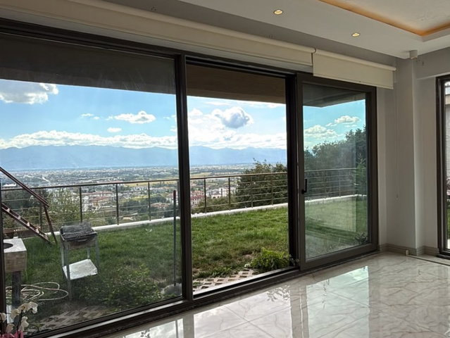 REMAX DIA'DAN KONURALP'TE ÖZEL YAPIM MANZARALI SATILIK VİLLA