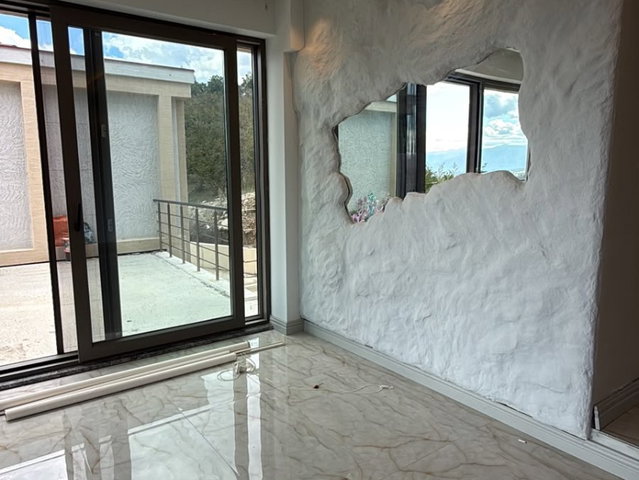 REMAX DIA'DAN KONURALP'TE ÖZEL YAPIM MANZARALI SATILIK VİLLA