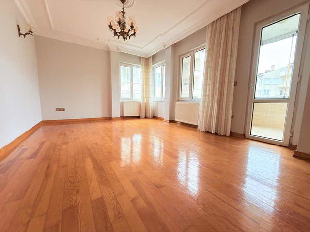 ÜSKÜDAR ÇAMLICA AYIŞIĞI SİT.PEYZAJ CEPHELİ KİRALIK DUBLEKS DAİRE