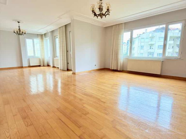 ÜSKÜDAR ÇAMLICA AYIŞIĞI SİT.PEYZAJ CEPHELİ KİRALIK DUBLEKS DAİRE