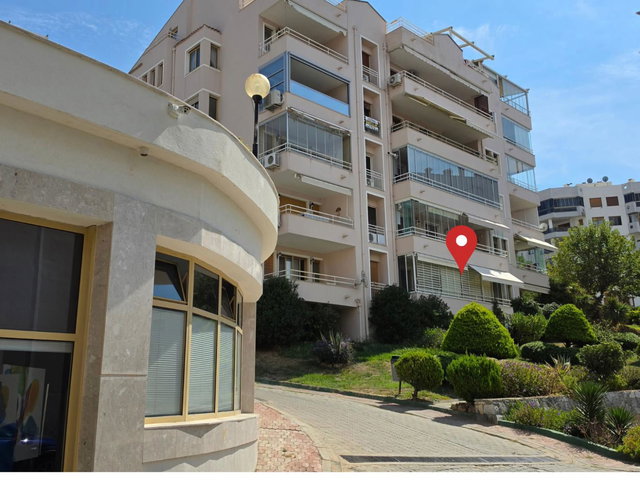 KUŞADASI AKYAR KONAKLARI-YÜKSEK GİRİŞ-GENİŞ-KAPALI BALKONLU DAIRE