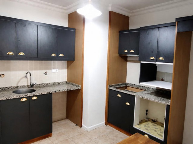 KUŞADASI AKYAR KONAKLARI-YÜKSEK GİRİŞ-GENİŞ-KAPALI BALKONLU DAIRE