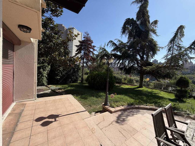 BAHÇEŞEHİR MERKEZDE BAKIMLI TADİLATLI KIRALIK 5+2 ŞELALE VİLLA