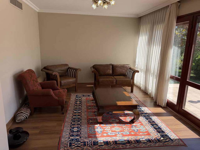 BAHÇEŞEHİR MERKEZDE BAKIMLI TADİLATLI KIRALIK 5+2 ŞELALE VİLLA