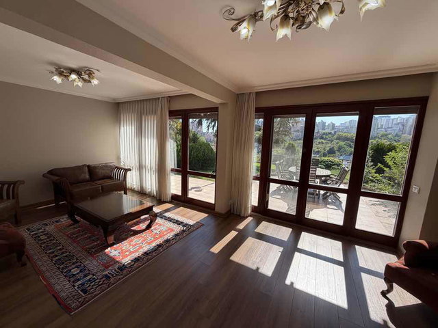 BAHÇEŞEHİR MERKEZDE BAKIMLI TADİLATLI KIRALIK 5+2 ŞELALE VİLLA