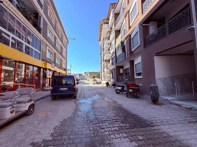 SEFERIHISAR TURABIYEDE YENI YAPIM ASANSÖRLÜ ARA KAT 2+1 DAIRE