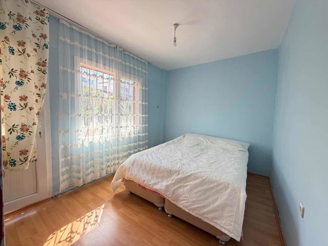 URLA GÜLBAHÇEDE DENIZE 350 METRE MESAFEDE EŞYALI 3+1 VILLA