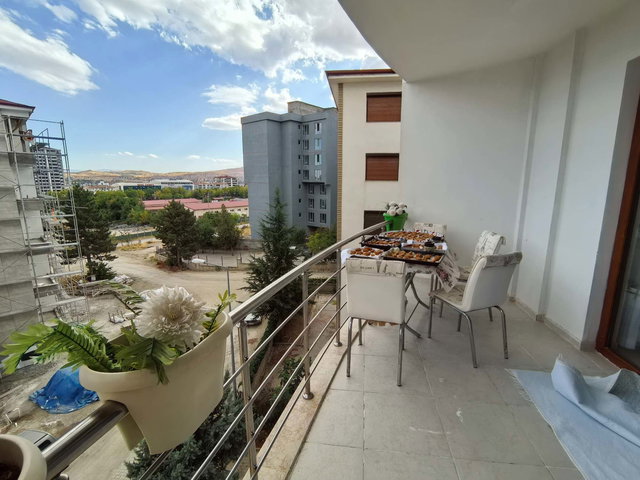 RE/MAX DEĞİŞİM'DEN CUMHURİYET MAHALLESİ'NDE 4+1 LÜKS 215 M² SATLIK DAİRE