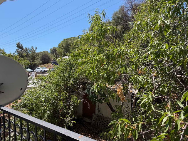 ÇEŞME LIMAN'IN KARŞISINDA, DENIZE 1. SIRA ÖZEL KONUMDA 2+1 DAIRE