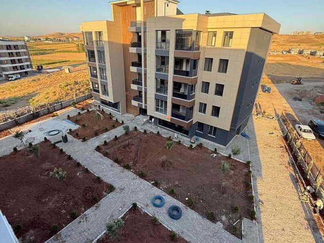 BATMAN MERKEZ’DE SIFIR 3+1 | 160 M² BRÜT | YERDEN ISITMA | 3 BANYO + BALKON