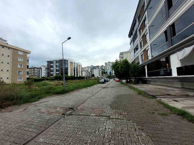 REMAX SEVCAN GÜRLEVİKTEN ATAKUM YENİMAHALLE TRAMVAY ALTINDA KİRALIK DAİRE