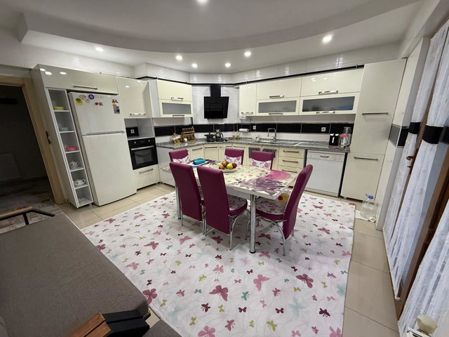 RE/MAX DEĞİŞİM'DEN CUMHURİYET MAHALLESİ'NDE 4+1 LÜKS 190 M² SATLIK DAİRE