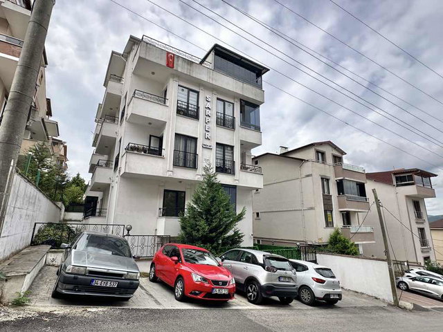 İZMİT BAĞÇEŞMEDE 2+1 KAPALI MUTFAK , KİRACISIZ SATILIK DAİRE