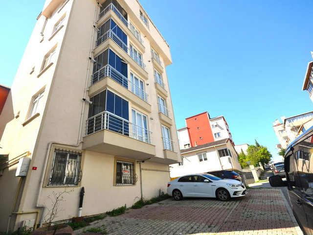 KARTAL YENİ BİNADA DENİZ MANZARALI OTOPARKLI ASANSÖRLÜ GENİŞ 2+1