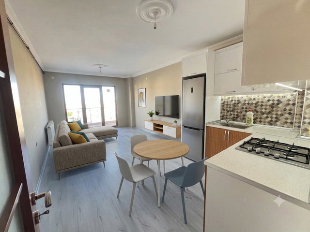 SEZEREVLER'DE ASANSÖRLÜ, ÜST KAT, MANZARALI KİRALIK 1+1 DAİRE