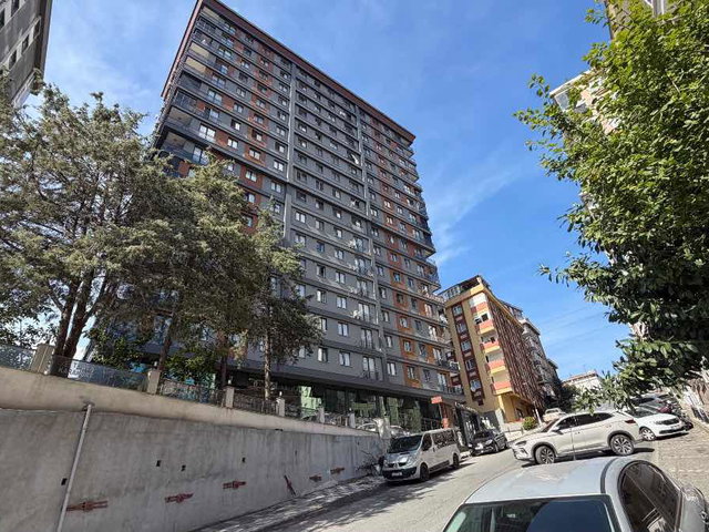 ÜMRANİYE ARMAĞANEVLER FİNANS MERKEZINE KOMŞU SATILIK 3+1 DAİRE
