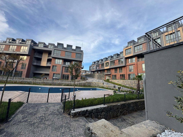 KABAOĞLU’NDA KOCAELİ ÜNİVERSİTESİ’NE YAKIN, SIFIR EŞYALI 1.5+1 | GÜNEY CEPHE, BALKON, YERDEN ISITMA