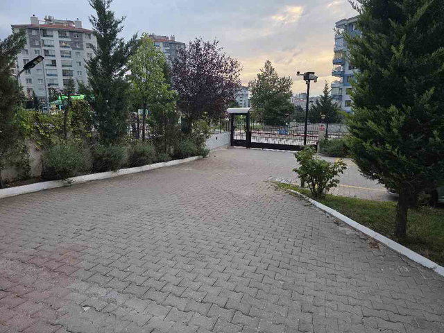 İNCİ SARAY SİTESİ SATILIK 4+1 KATTA DUBLEKS | 70 M² TERAS | HAVUZ
