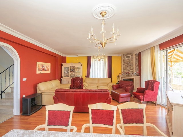 REMAX GELİŞİMDEN SİLİVRİ KINALI ÇİFTLİK EVLERİNDE SATILIK VİLLA