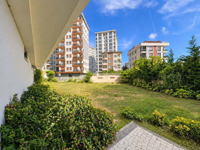 ÇEKMEKÖY GÜNGÖREN MAHALLESİ ZİN D ZER SİTESİ BALKONLU SATILIK 1+1 DAİRE