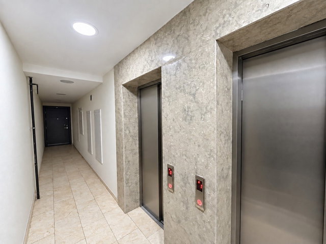 ÇEKMEKÖY GÜNGÖREN MAHALLESİ ZİN D ZER SİTESİ BALKONLU SATILIK 1+1 DAİRE