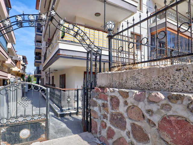 DİKİLİ SALİMBEY MAH. SATILIK ARAKAT 2+1 DAİRE..