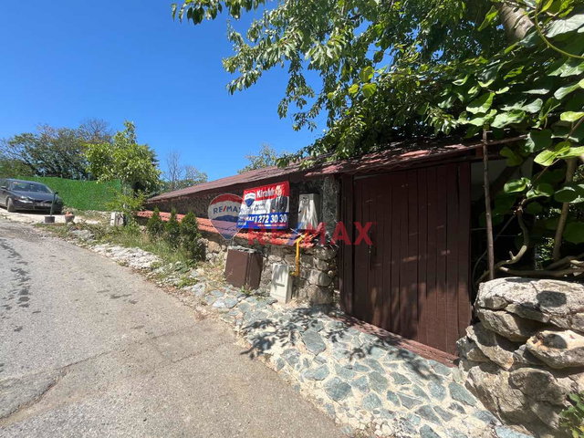 SAPANCA MEMNUNİYE’DE BAHÇE KULLANIMLI EŞYALI 3+1 KİRALIK