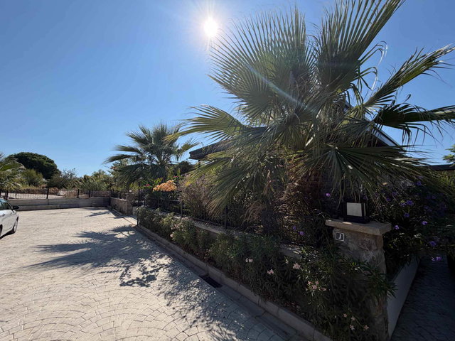 BODRUM KADIKALESI'NDE, HER YERE YÜRÜME MESAFESI, TEK KATLI, BAHÇELI, TAM MÜSTAKIL VILLA