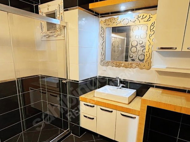 İZMIR KARABAĞLAR GÜNALTAY MAH.SITE İÇI SIFIR 3+1 KIRALIK DAIRE