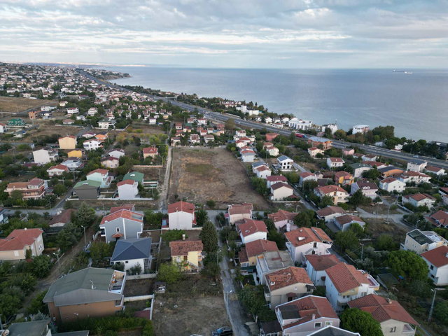 SİLİVRİ GÜMÜŞYAKA'DA 202M² ARSA İÇİNDE SATILIK 3 KATLI MÜSTAKİL