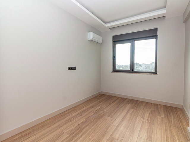 KONYAALTI UNCALI'DA SIFIR 2+1 AÇIK HAVUZ & OTOPARKLI SATILIK