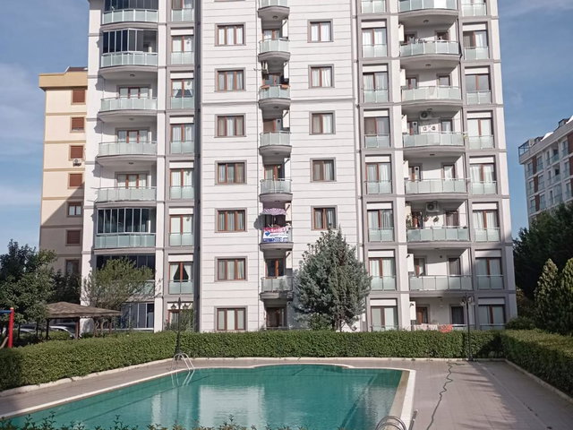 SABIHA GÖKÇEN'E YAKIN HAVUZLU,GÜVENLIKLI SITEDE 70M2 NET 2+1