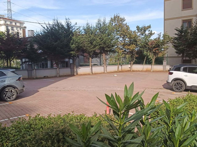 SABIHA GÖKÇEN'E YAKIN HAVUZLU,GÜVENLIKLI SITEDE 70M2 NET 2+1