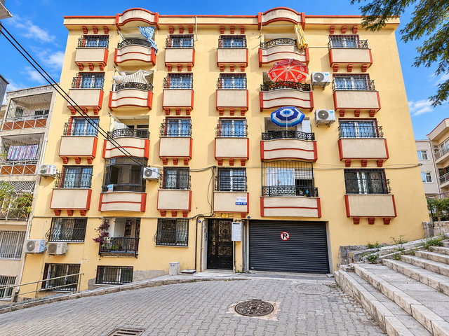 GÜZELYALI’DA SAHİLE YAKIN • OTOPARKLI • 125 M² NET 3+1 EN ÜST KAT