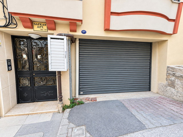 GÜZELYALI’DA SAHİLE YAKIN • OTOPARKLI • 125 M² NET 3+1 EN ÜST KAT