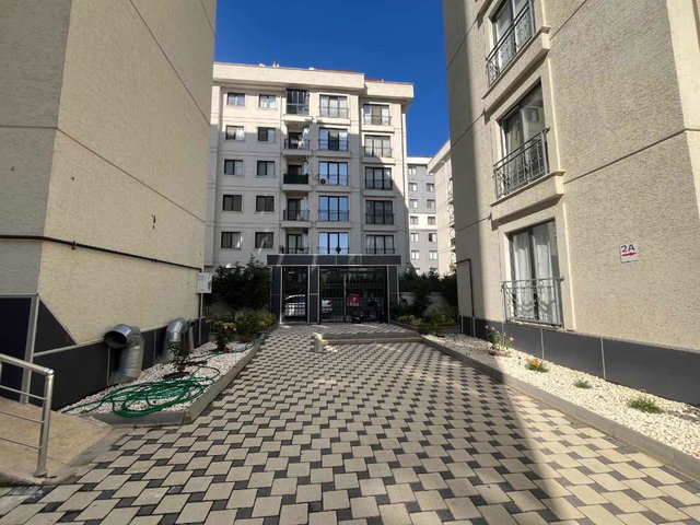 TUZLA İSTASYON MH. SİTE İÇERİSİNDE 3+1 ARA KAT SATILIK DAİRE