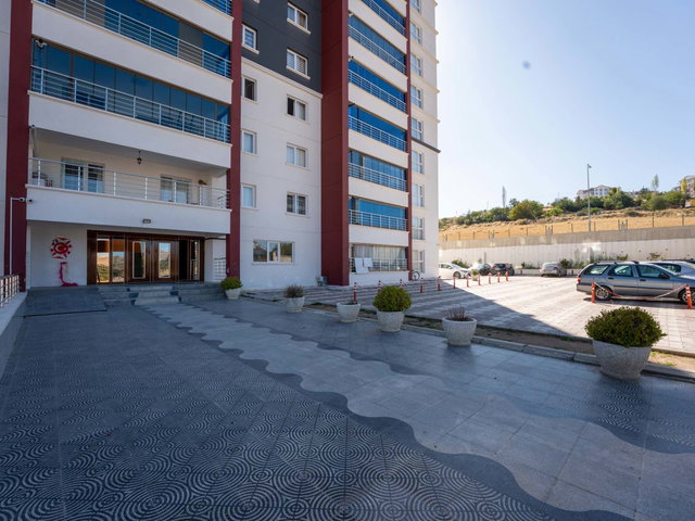 MAMAK ŞAHAP GÜRLER DE SATILIK SİTE İÇİNDE 3+1 130 M² NET GÜNEY-BATI CEPHE