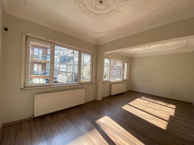 SELİMİYE İSKELE CADDESİNDE GENİŞ KULLANIMLI 2+1 KİRALIK DAİRE