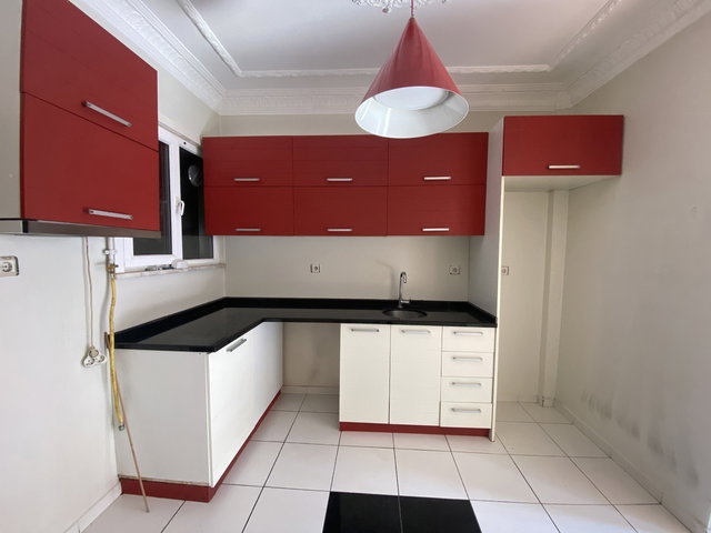 SELİMİYE İSKELE CADDESİNDE GENİŞ KULLANIMLI 2+1 KİRALIK DAİRE