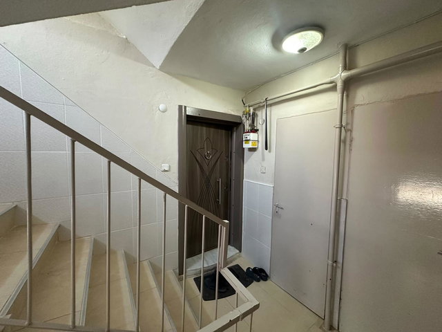 BORNOVA EVKA-3’TE CADDE ÜZERINDE SATILIK GENIŞ VE KULLANIŞLI 2+1