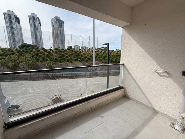 ATAŞEHIR TOKİ İMAR İSKAN KONUTLARI 3 CEPHELI KÖŞE GOLF MANZARALI