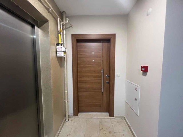 FENERYOLU’NDA MARMARAY VE BAĞDAT CADDESİ’NE ÇOK YAKIN 2+1 DAİRE
