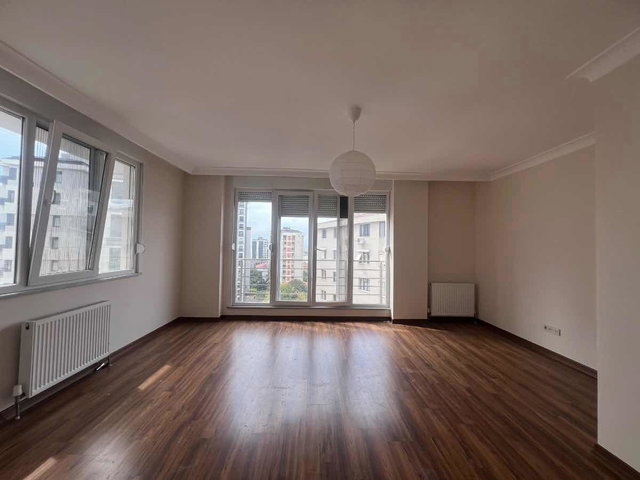 FENERYOLU’NDA MARMARAY VE BAĞDAT CADDESİ’NE ÇOK YAKIN 2+1 DAİRE