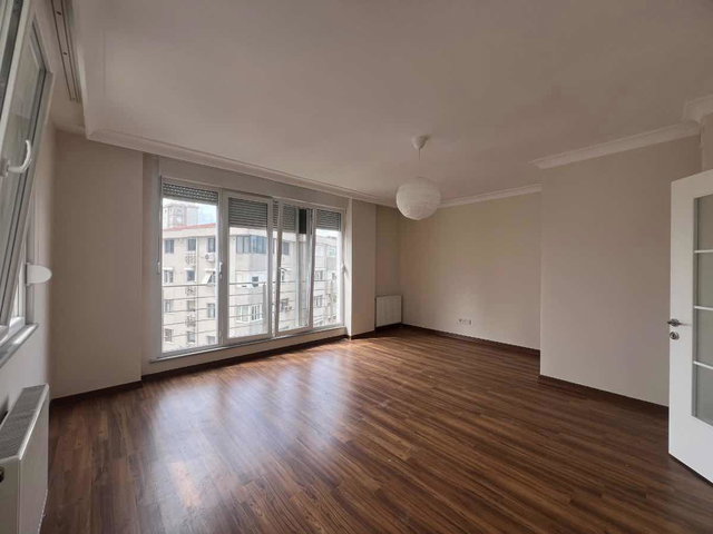 FENERYOLU’NDA MARMARAY VE BAĞDAT CADDESİ’NE ÇOK YAKIN 2+1 DAİRE