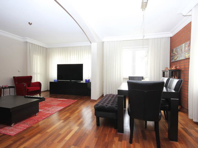 ATAŞEHIR MERKEZ YENILENMIŞ ŞIK VE TEMIZ SATILIK 3+1