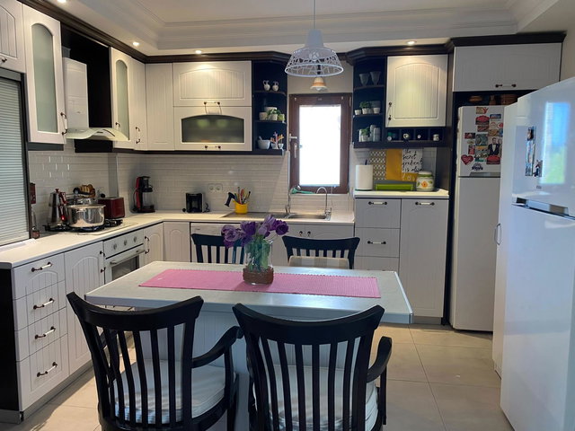 TURGUTREISTE KÖŞE KONUMDA MUHTEŞEM VILLA
