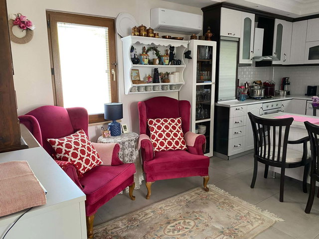 TURGUTREISTE KÖŞE KONUMDA MUHTEŞEM VILLA